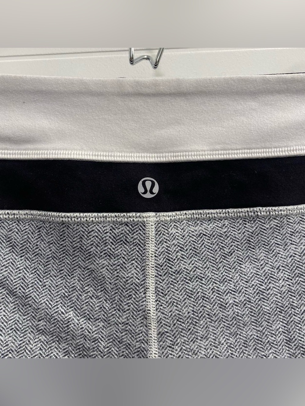 Lululemon Short-Shorts - Picture 3 of 3